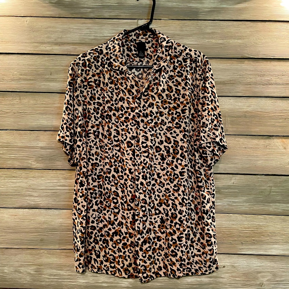 H&M leopard print short sleeve button up